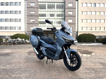 Скутер SPRMOTORS ADV MAX серый T4-50L (с кофром и боковыми боксами)